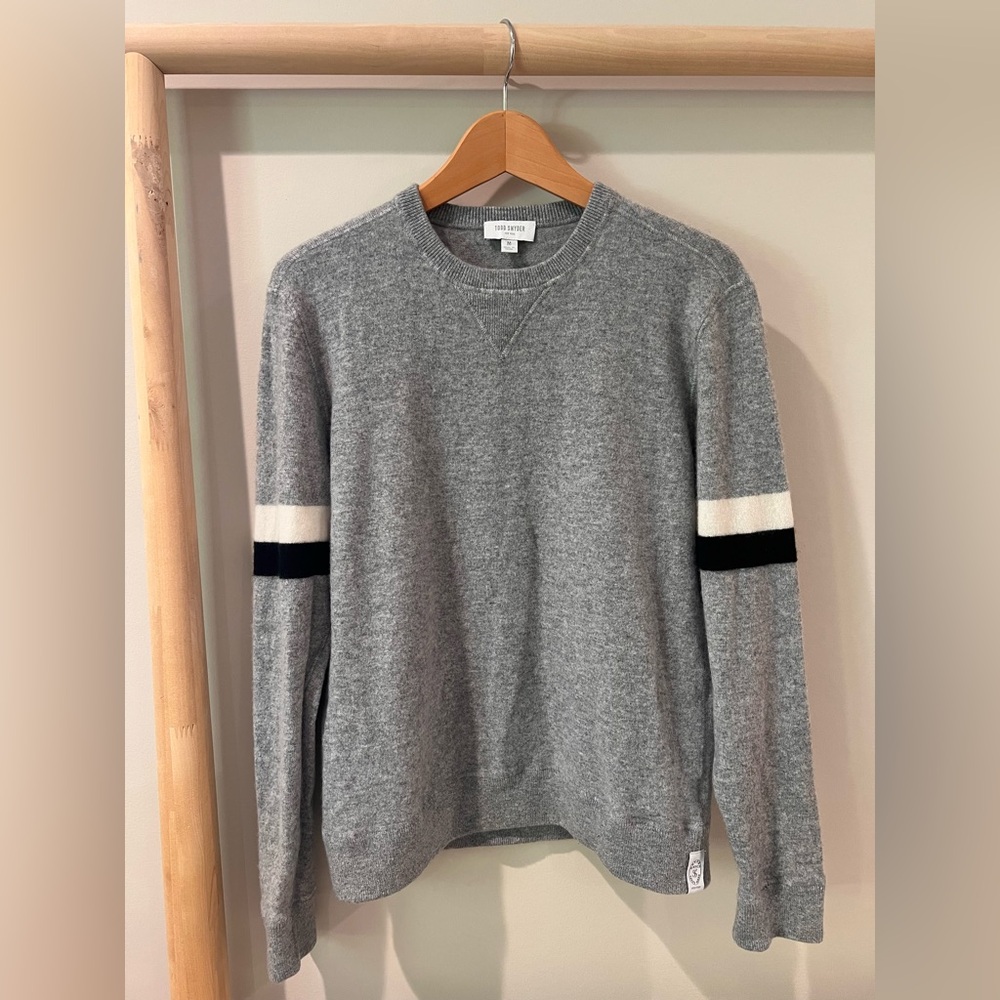 Todd Snyder New York grey crewneck cashmere sweater stripes long sleeve medium